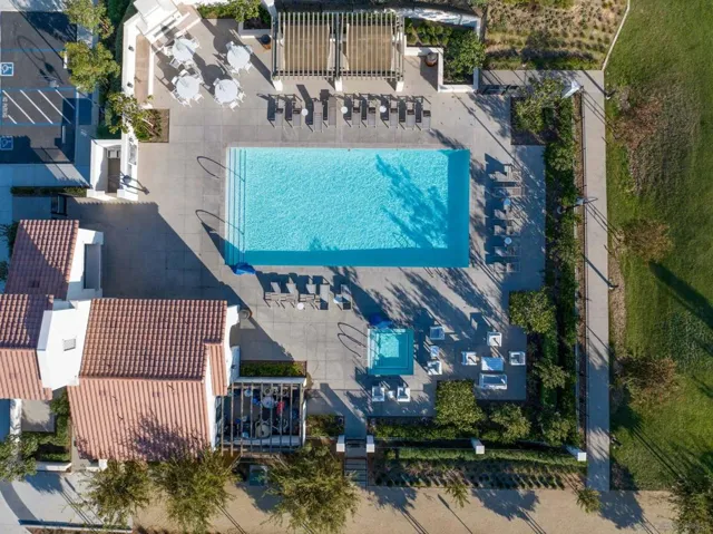 Clubhouse Pool & Hot Tub