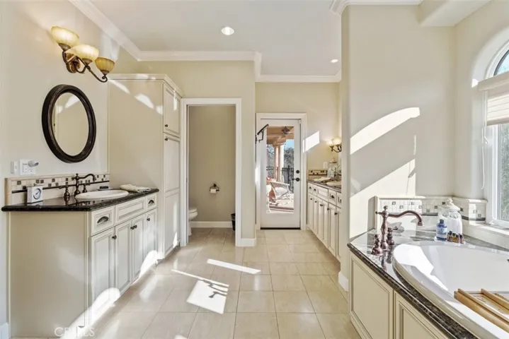 10460 Portal Road, Atascadero, California 93422