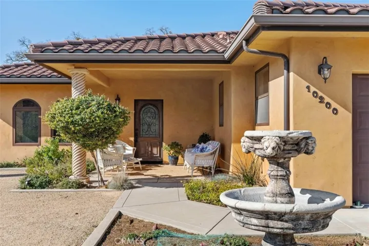 10460 Portal Road, Atascadero, California 93422
