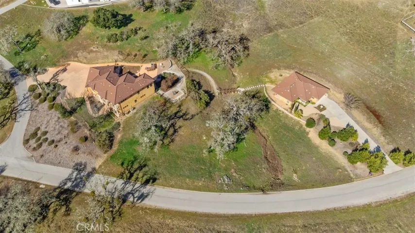 10460 Portal Road, Atascadero, California 93422