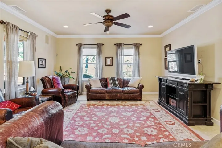 10460 Portal Road, Atascadero, California 93422