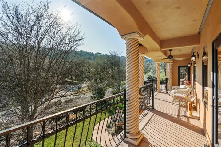 10460 Portal Road, Atascadero, California 93422