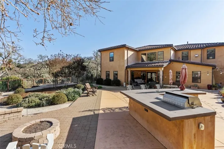 10460 Portal Road, Atascadero, California 93422
