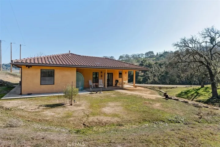 10460 Portal Road, Atascadero, California 93422