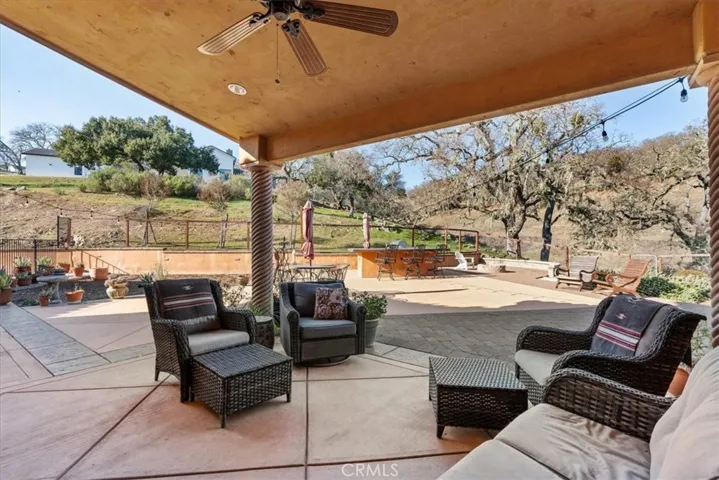 10460 Portal Road, Atascadero, California 93422