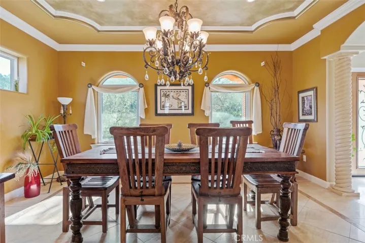 10460 Portal Road, Atascadero, California 93422