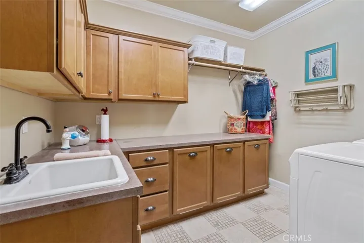 10460 Portal Road, Atascadero, California 93422