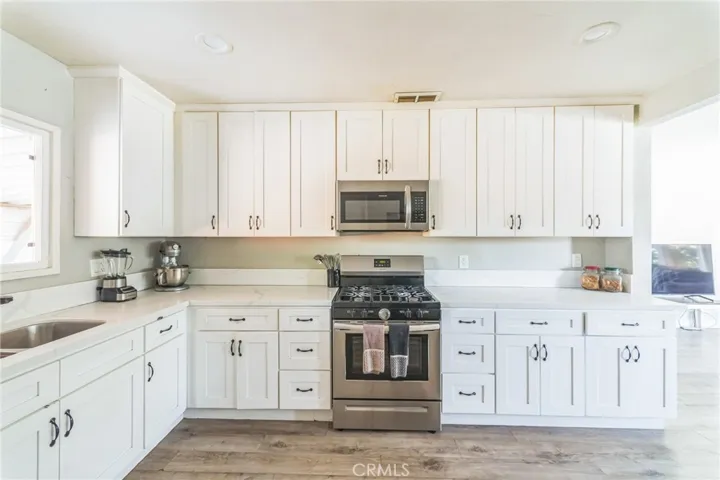6082 Stearns Street, Riverside, California 92504