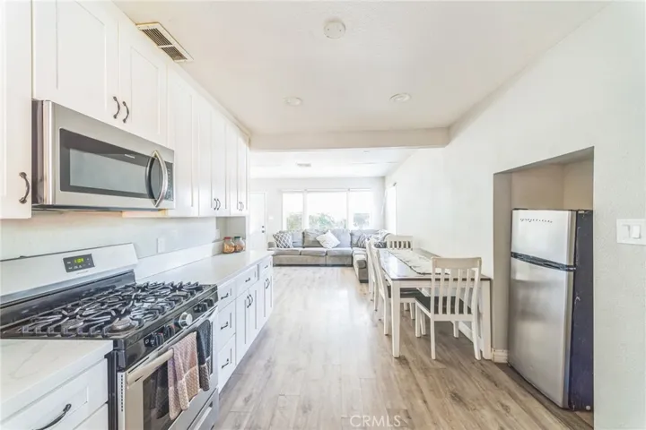 6082 Stearns Street, Riverside, California 92504