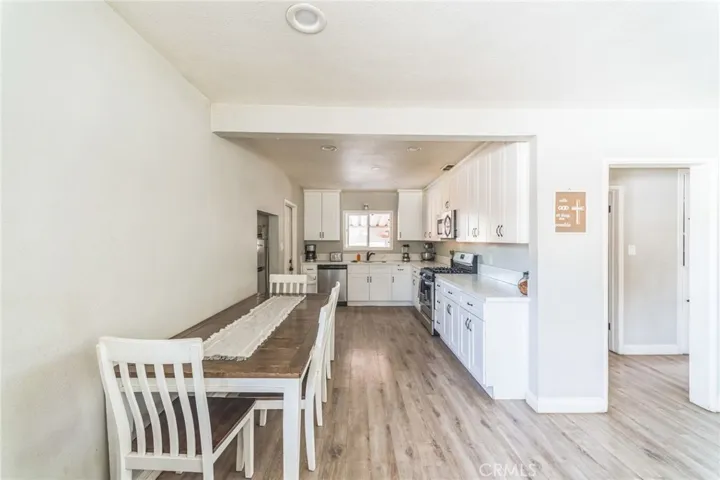 6082 Stearns Street, Riverside, California 92504