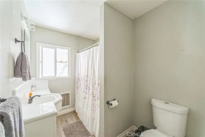 6082 Stearns Street, Riverside, California 92504
