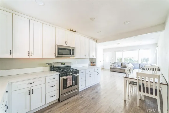 6082 Stearns Street, Riverside, California 92504