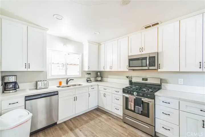 6082 Stearns Street, Riverside, California 92504