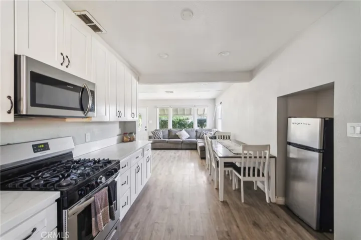 6082 Stearns Street, Riverside, California 92504