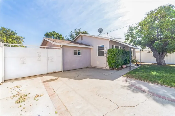 6082 Stearns Street, Riverside, California 92504