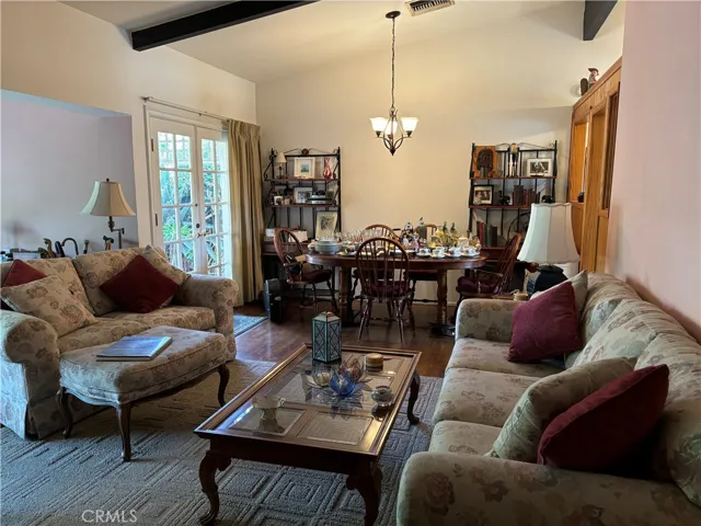 7351 Genesta Avenue, Lake Balboa, California 91406