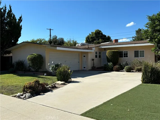 7351 Genesta Avenue, Lake Balboa, California 91406