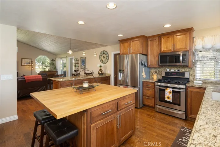 Kitchen into the LR.
