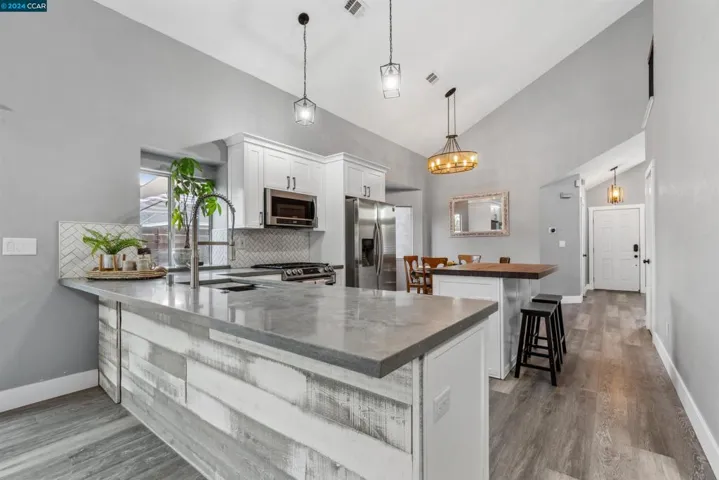 22 Korbel Ct, Oakley, California 94561
