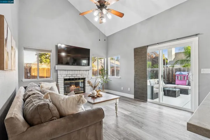 22 Korbel Ct, Oakley, California 94561