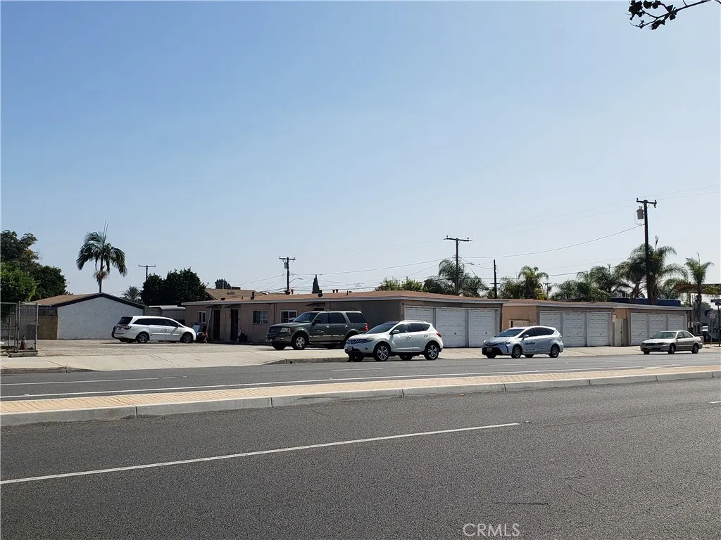 15510 Pioneer Boulevard, Norwalk, California 90650, ,Residential Income,For Sale,Pioneer,WS24219461
