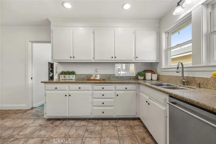 907 Chestnut Avenue, Brea, California 92821