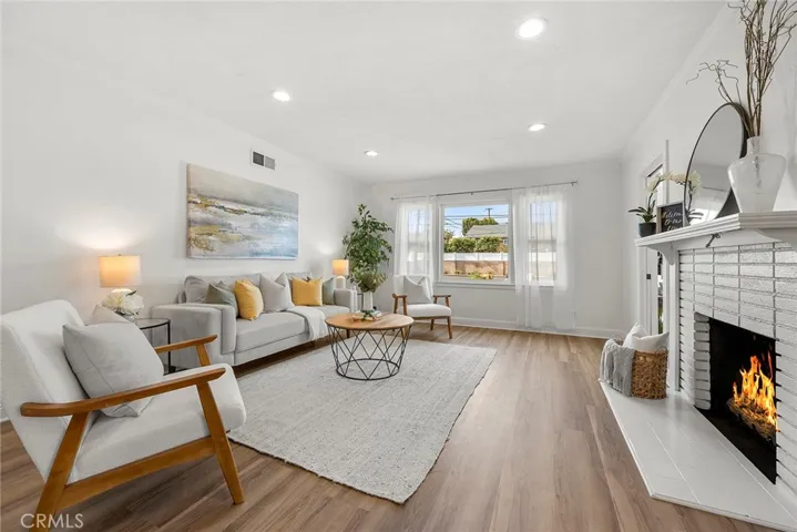 Open and Spacious Living Room