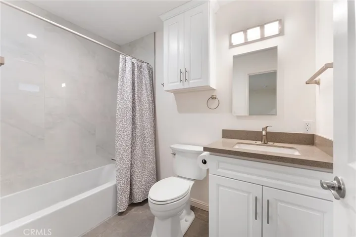 6433 Franrivers Avenue, West Hills, California 91307