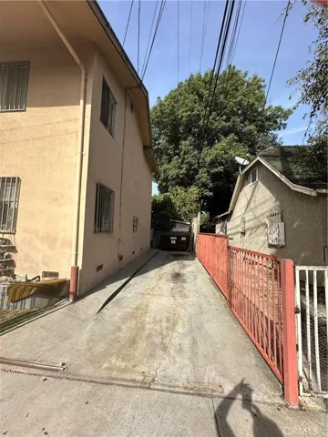 2807 Clarendon Avenue, Huntington Park, California 90255