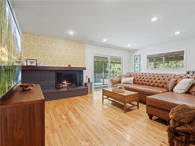 25105 Highspring Avenue, Newhall, California 91321