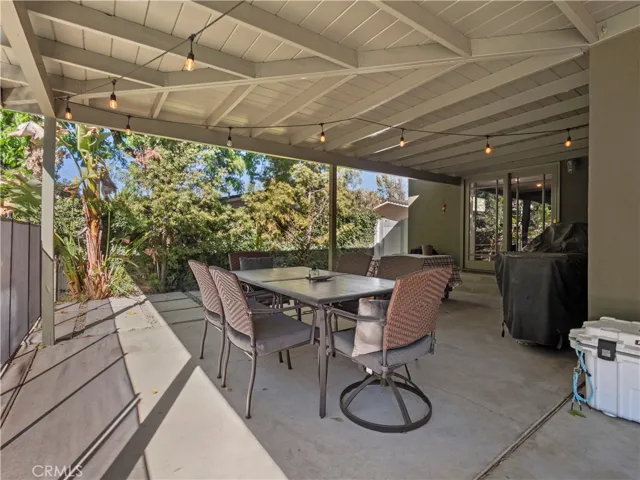 25105 Highspring Avenue, Newhall, California 91321