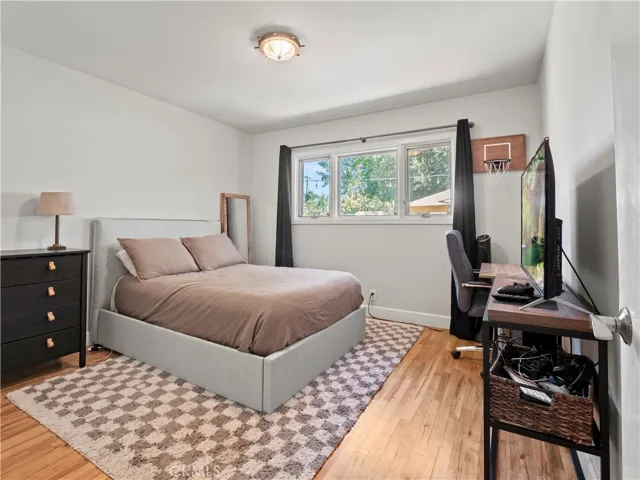 25105 Highspring Avenue, Newhall, California 91321