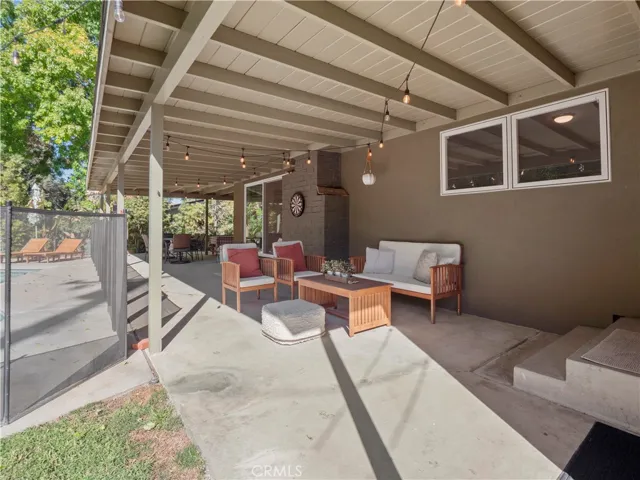 25105 Highspring Avenue, Newhall, California 91321