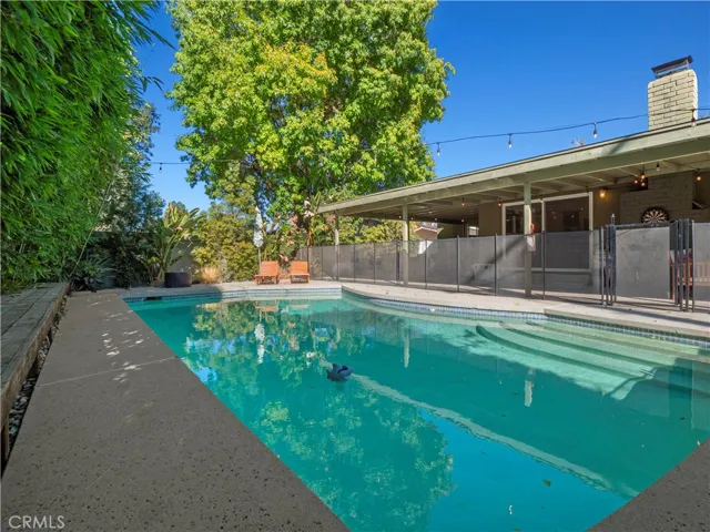 25105 Highspring Avenue, Newhall, California 91321