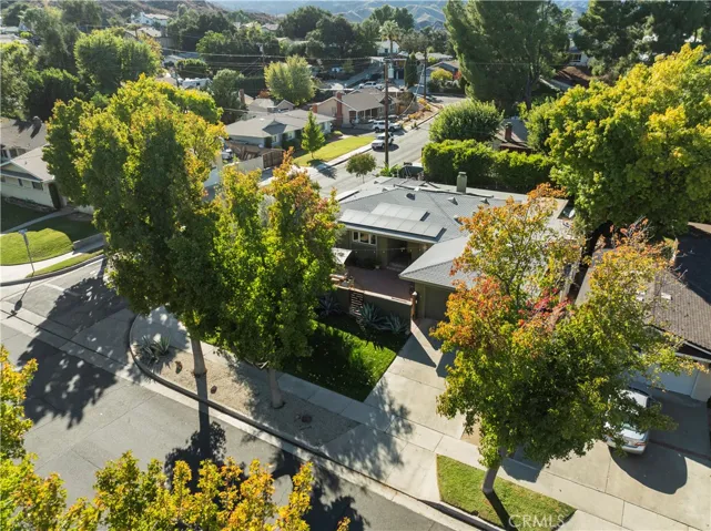 25105 Highspring Avenue, Newhall, California 91321