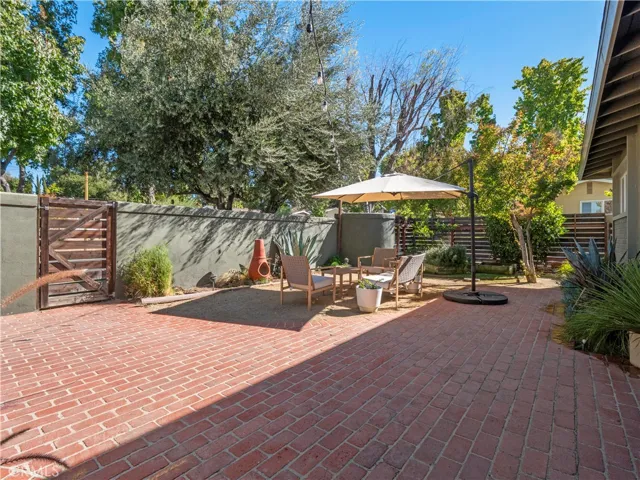 25105 Highspring Avenue, Newhall, California 91321
