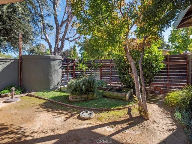 25105 Highspring Avenue, Newhall, California 91321