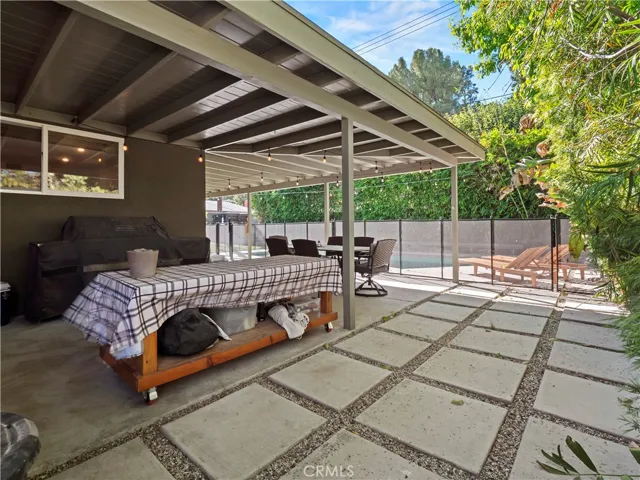 25105 Highspring Avenue, Newhall, California 91321