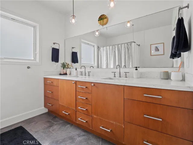 25105 Highspring Avenue, Newhall, California 91321