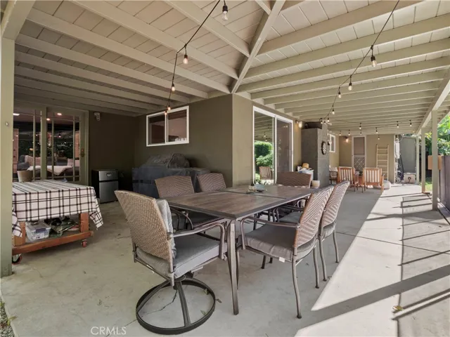 25105 Highspring Avenue, Newhall, California 91321