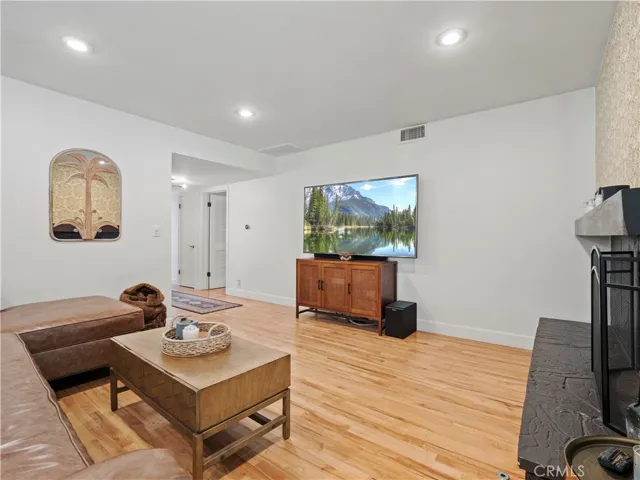 25105 Highspring Avenue, Newhall, California 91321