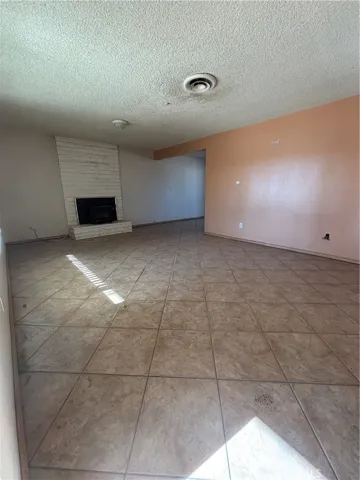 15282 Live Oak Street, Hesperia, California 92345