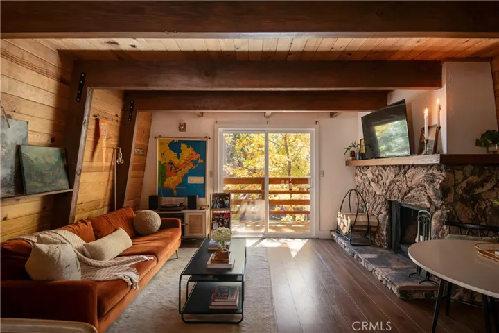 33137 Arrowbear Drive, Arrowbear, California 92382