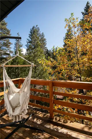 33137 Arrowbear Drive, Arrowbear, California 92382