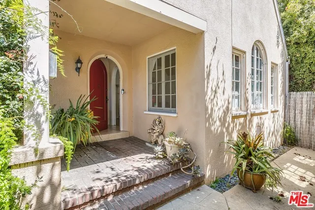 1342 Woodruff Avenue, Los Angeles, California 90024