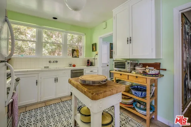 1342 Woodruff Avenue, Los Angeles, California 90024