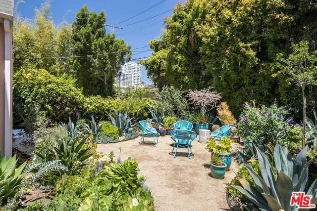 1342 Woodruff Avenue, Los Angeles, California 90024