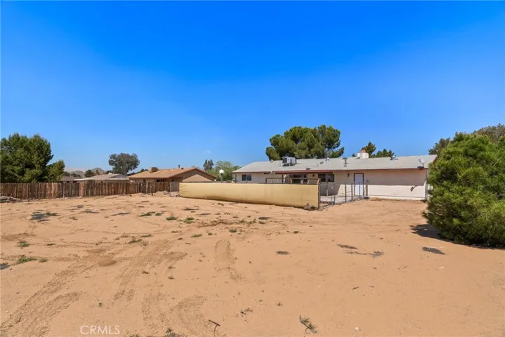 16737 Pauhaska Road, Apple Valley, California 92307
