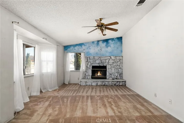 16737 Pauhaska Road, Apple Valley, California 92307