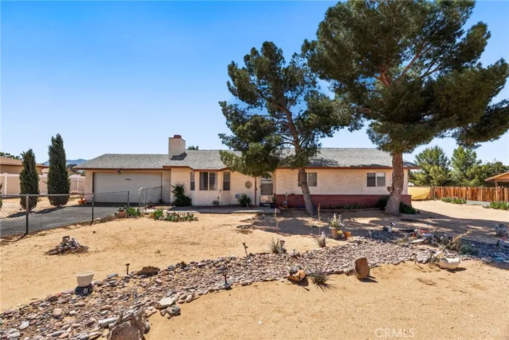 16737 Pauhaska Road, Apple Valley, California 92307